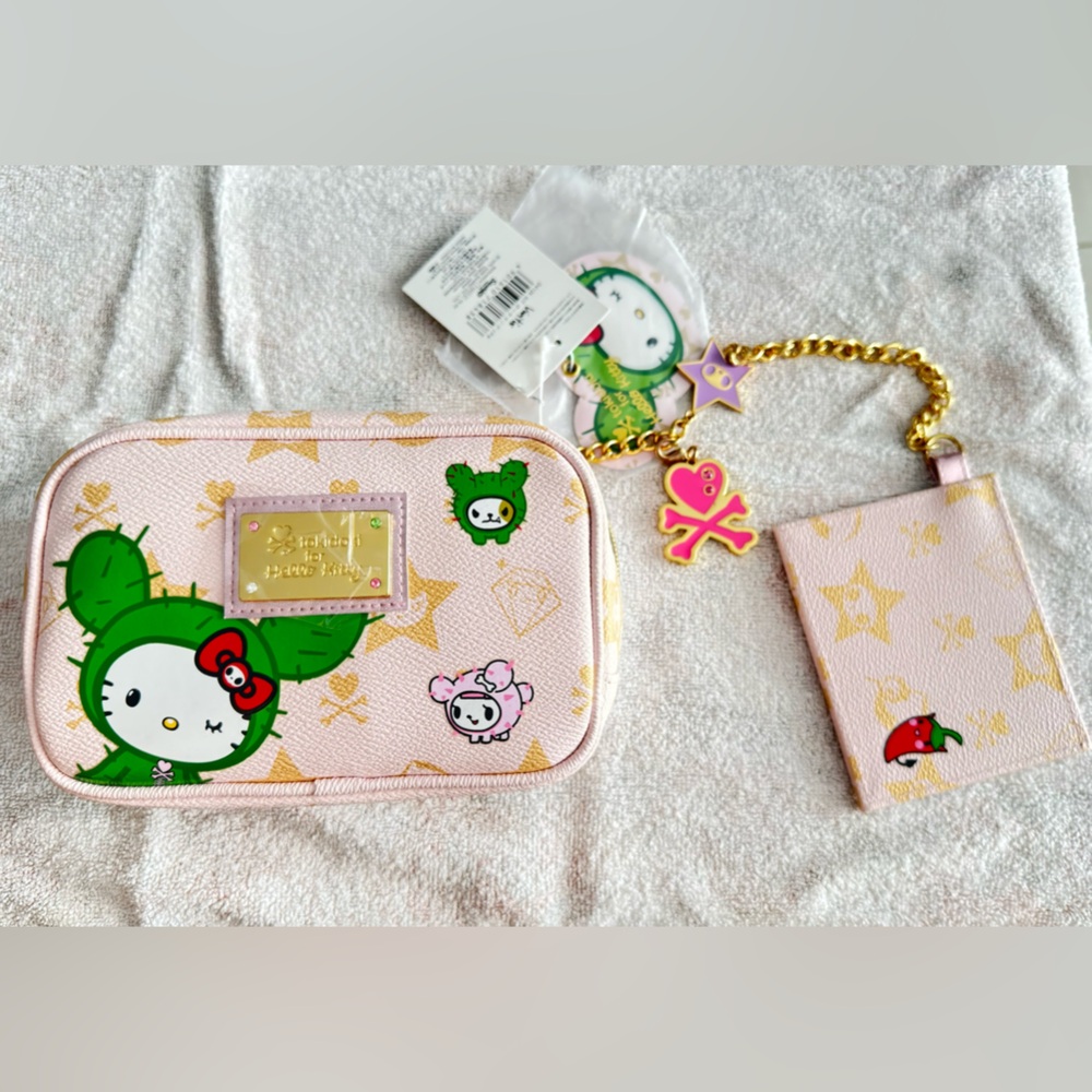 Hello Kitty x Toki Doki makeup bag